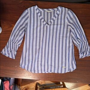 Andrew Marc New York v neck blouse women’s M